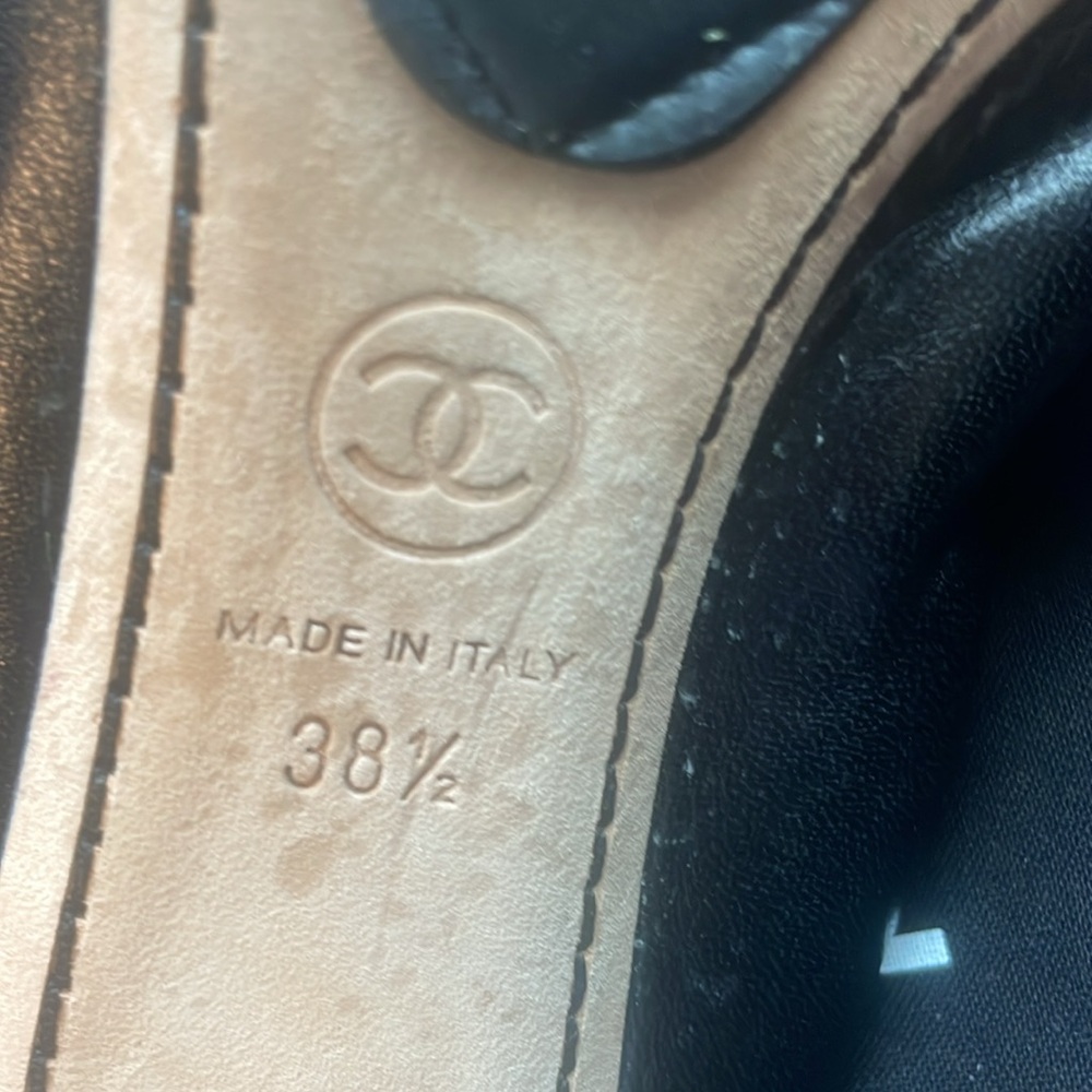 Chanel Size 38 1/2 Black Leather with Vinyl Tips Almost New Maybe Worn once - Picture 14 of 15